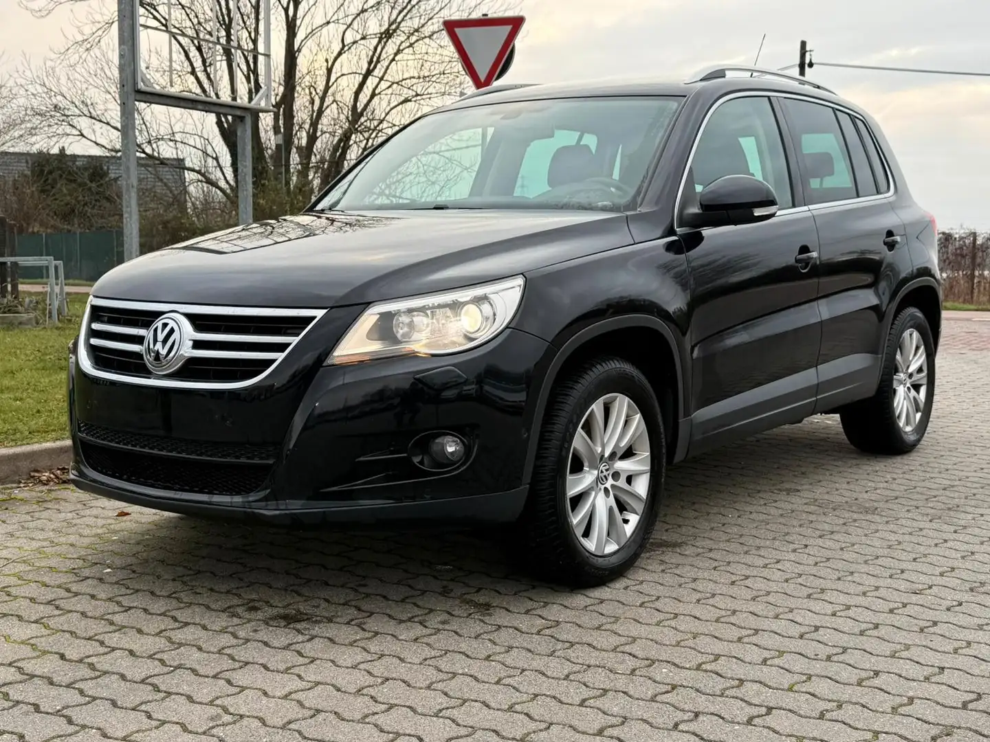 Volkswagen Tiguan Sport & Style 4Motion Schwarz - 1