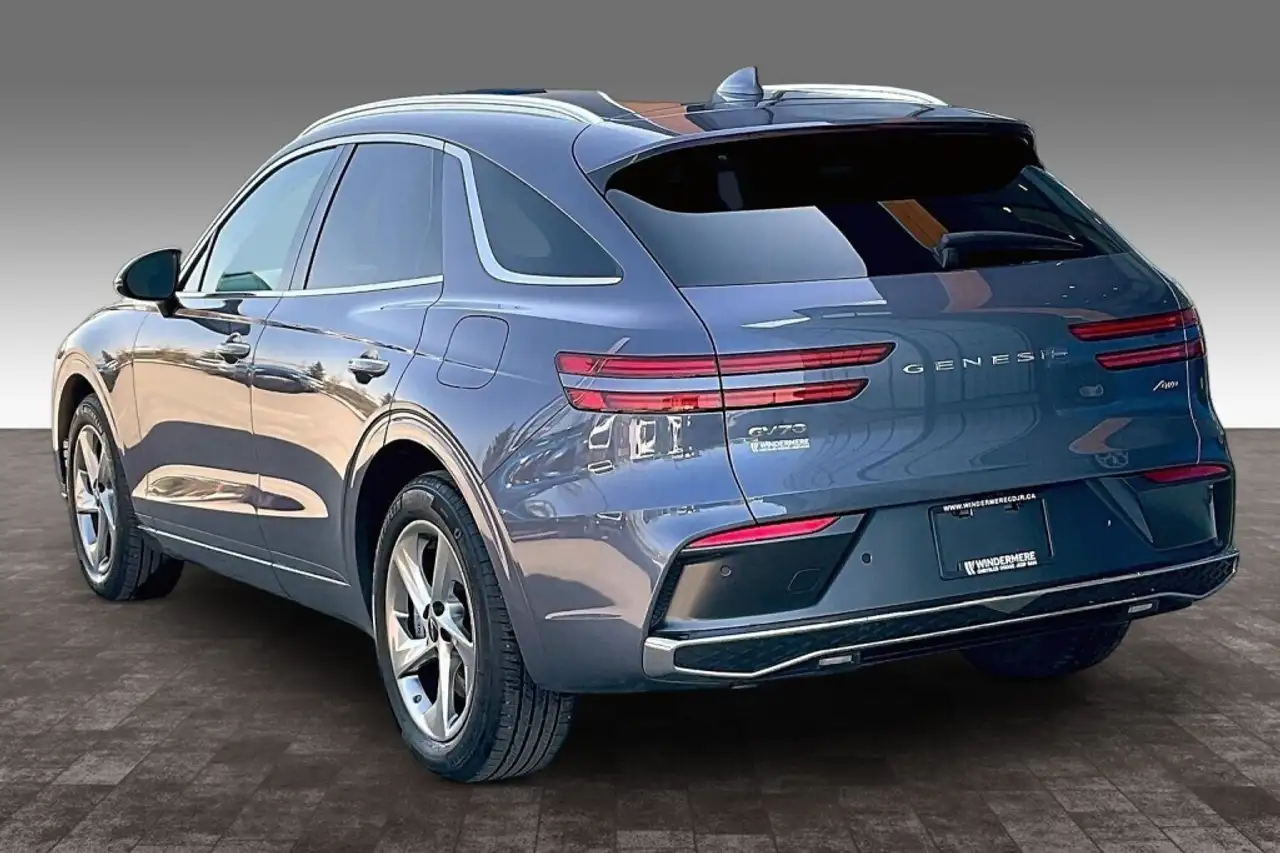 Genesis GV70 photo Genesis GV70