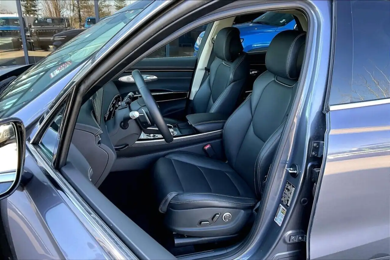 Genesis GV70 photo Genesis GV70