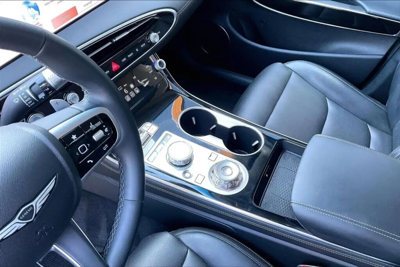 Genesis GV70 photo Genesis GV70