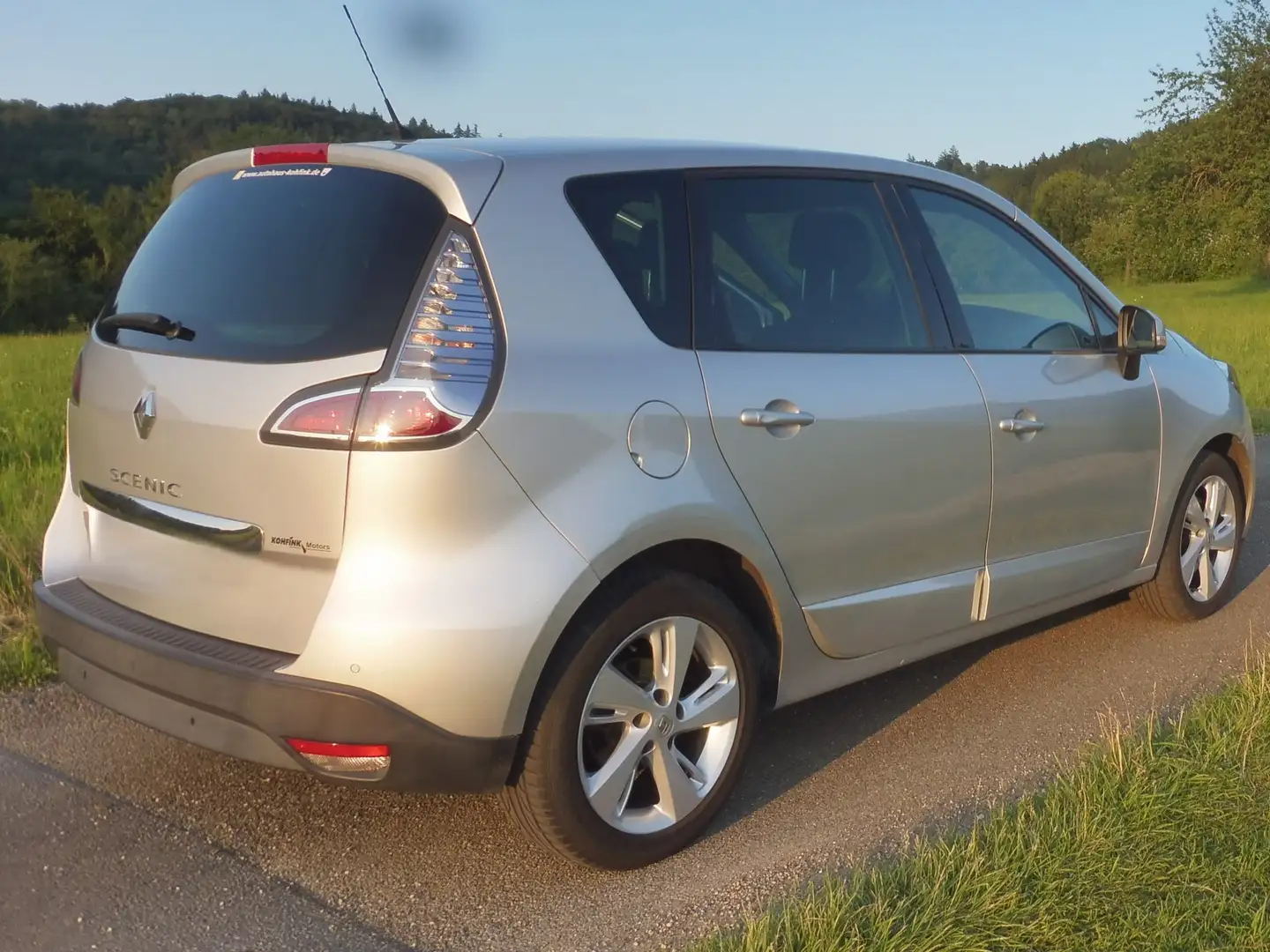 Renault Scenic Scenic 2.0 16V 140 CVT Dynamique Stříbrná - 2
