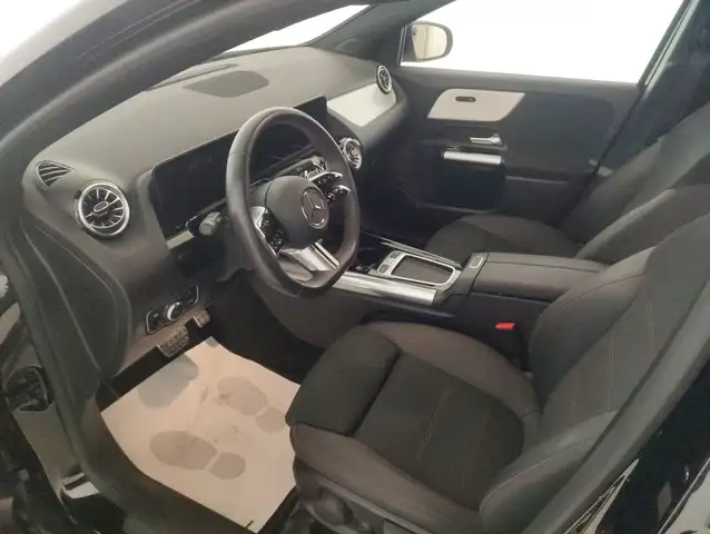 Mercedes-Benz Gla Class view 6