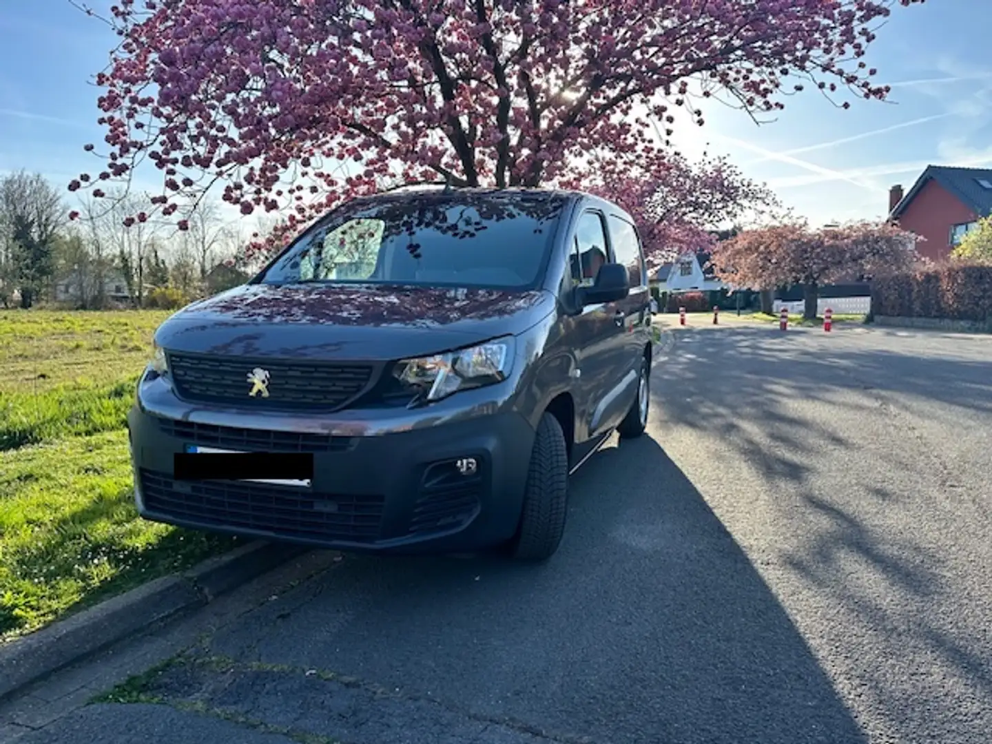 Peugeot Partner VU. 1,6 hdi 100 cv 3 place gps/ airco// 32000 KM Zilver - 2