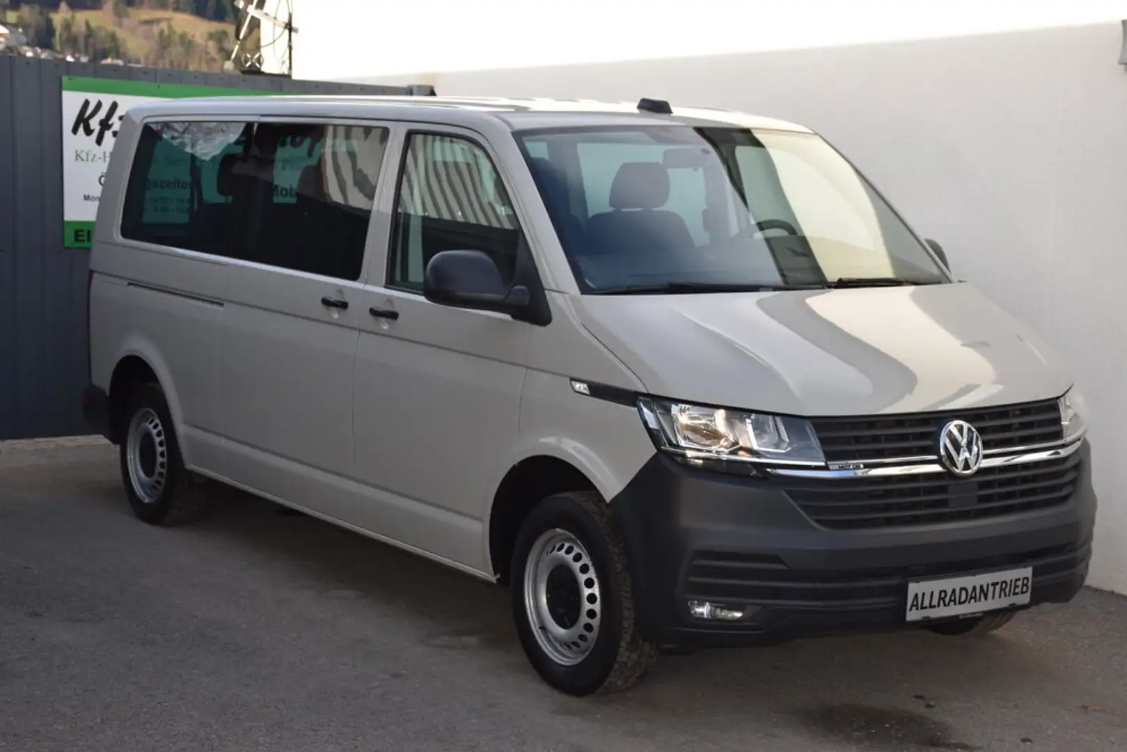 Volkswagen T6.1 Kombi lang 4MOTION/2x Schiebetür/Standheizung Gris - 1