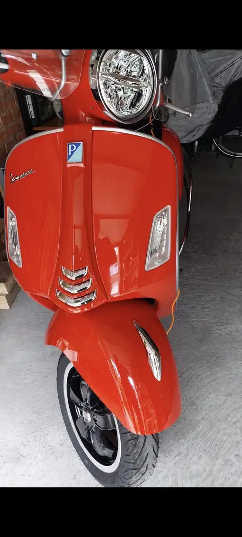 Vespa GTS Super 125 Roşu - 2