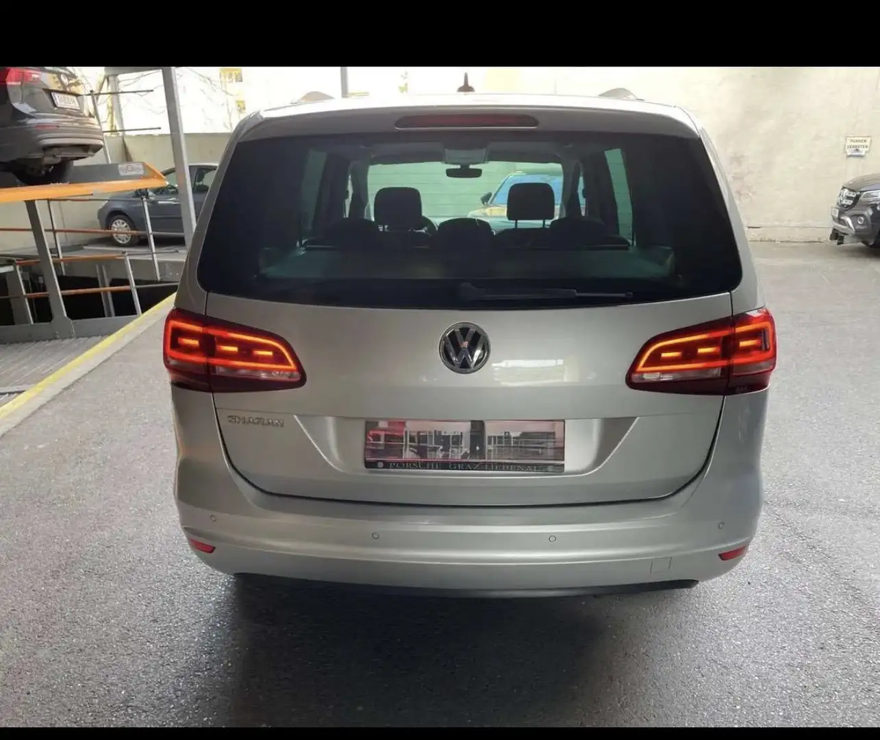 Volkswagen Sharan Business SCR 2,0 TDI DSG - 2