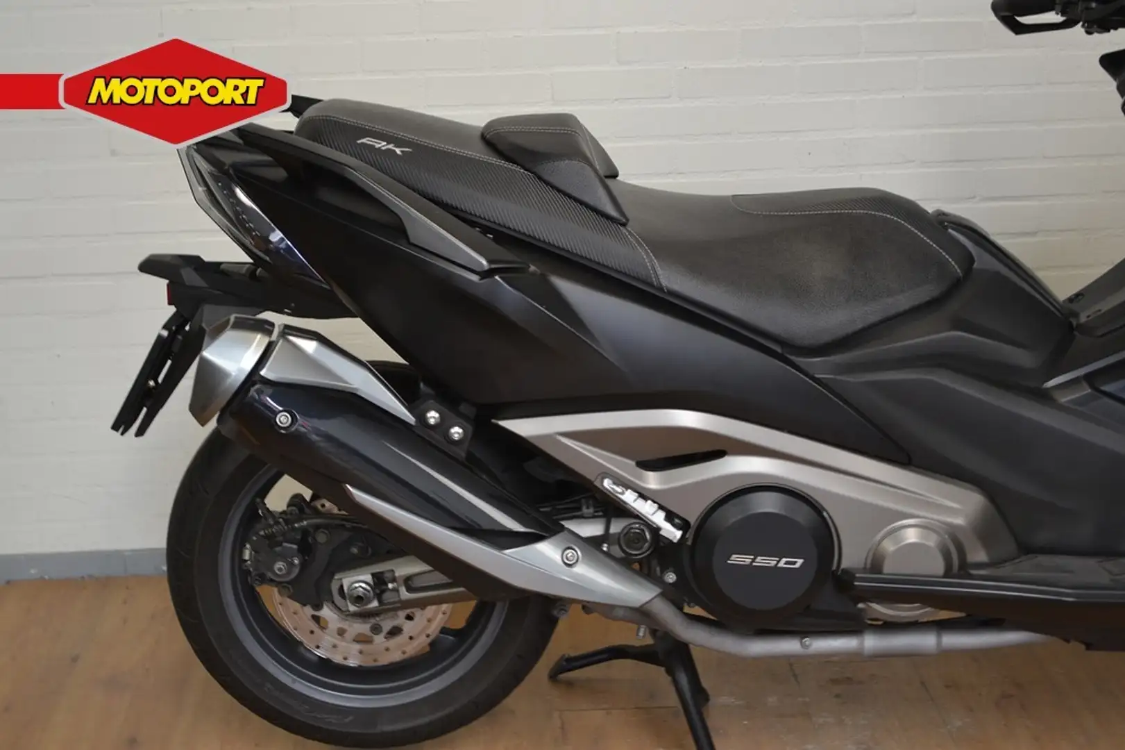 Kymco AK 550 Zwart - 2