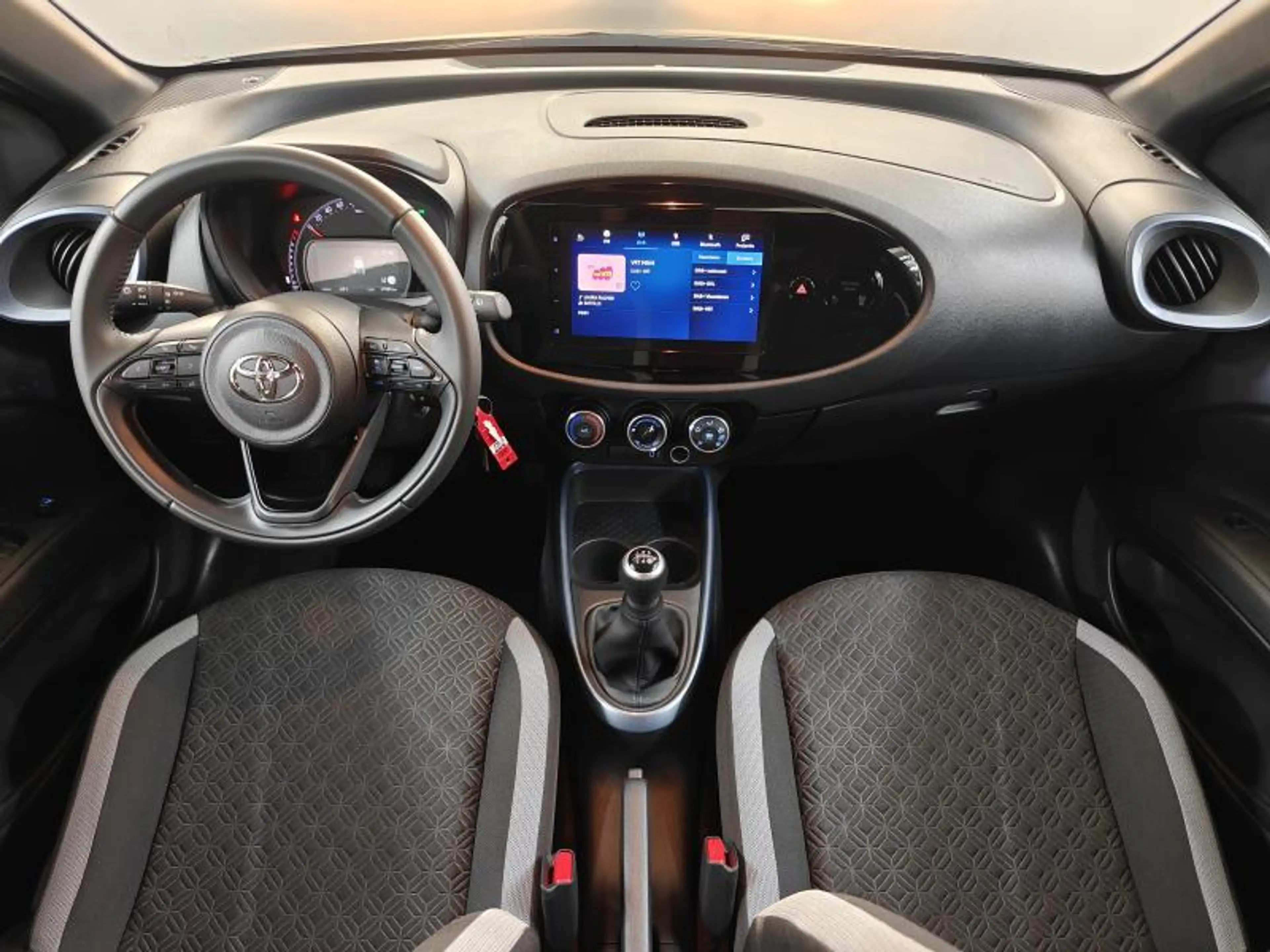 Toyota Aygo X pulse - 17981km - Garantie — photo 6
