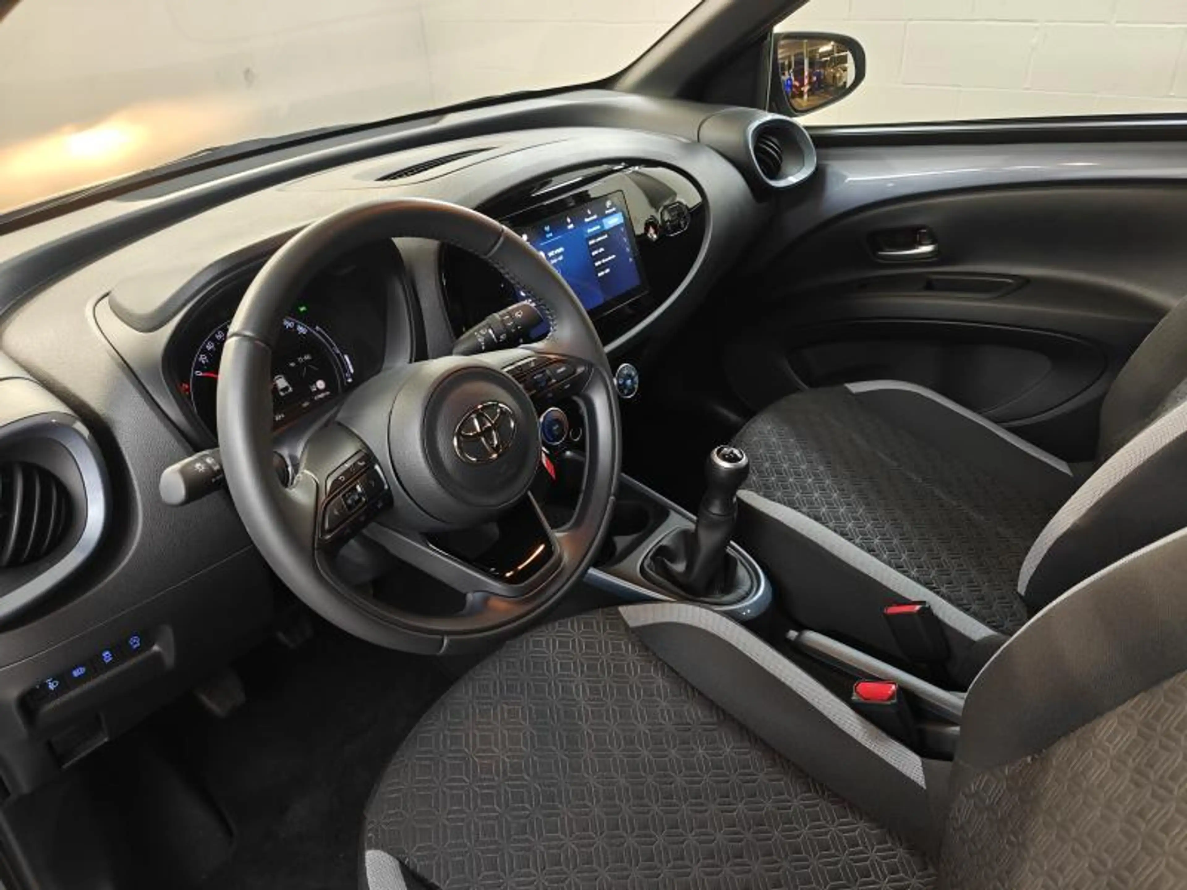 Toyota Aygo X pulse - 17981km - Garantie — photo 4