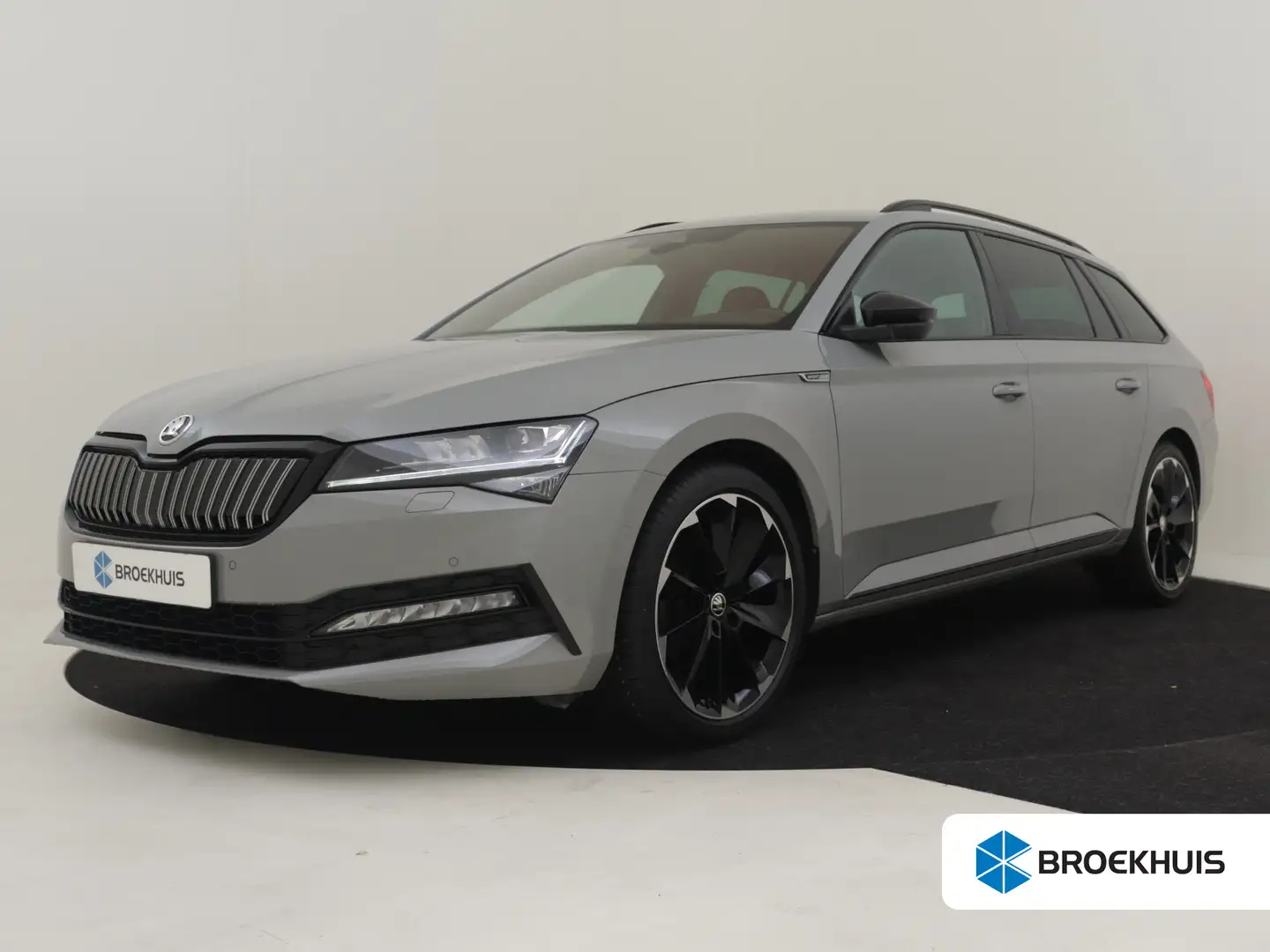 Skoda Superb Combi 1.4 TSI iV Sportline Business 218pk 360 came Grijs - 1
