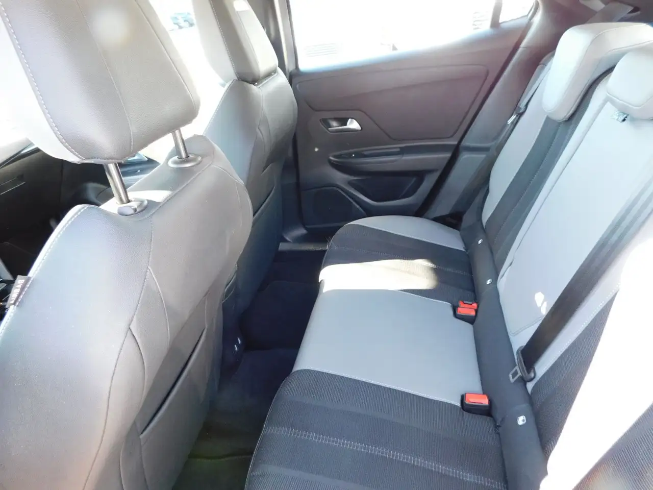 Opel Mokka e Elegance 10