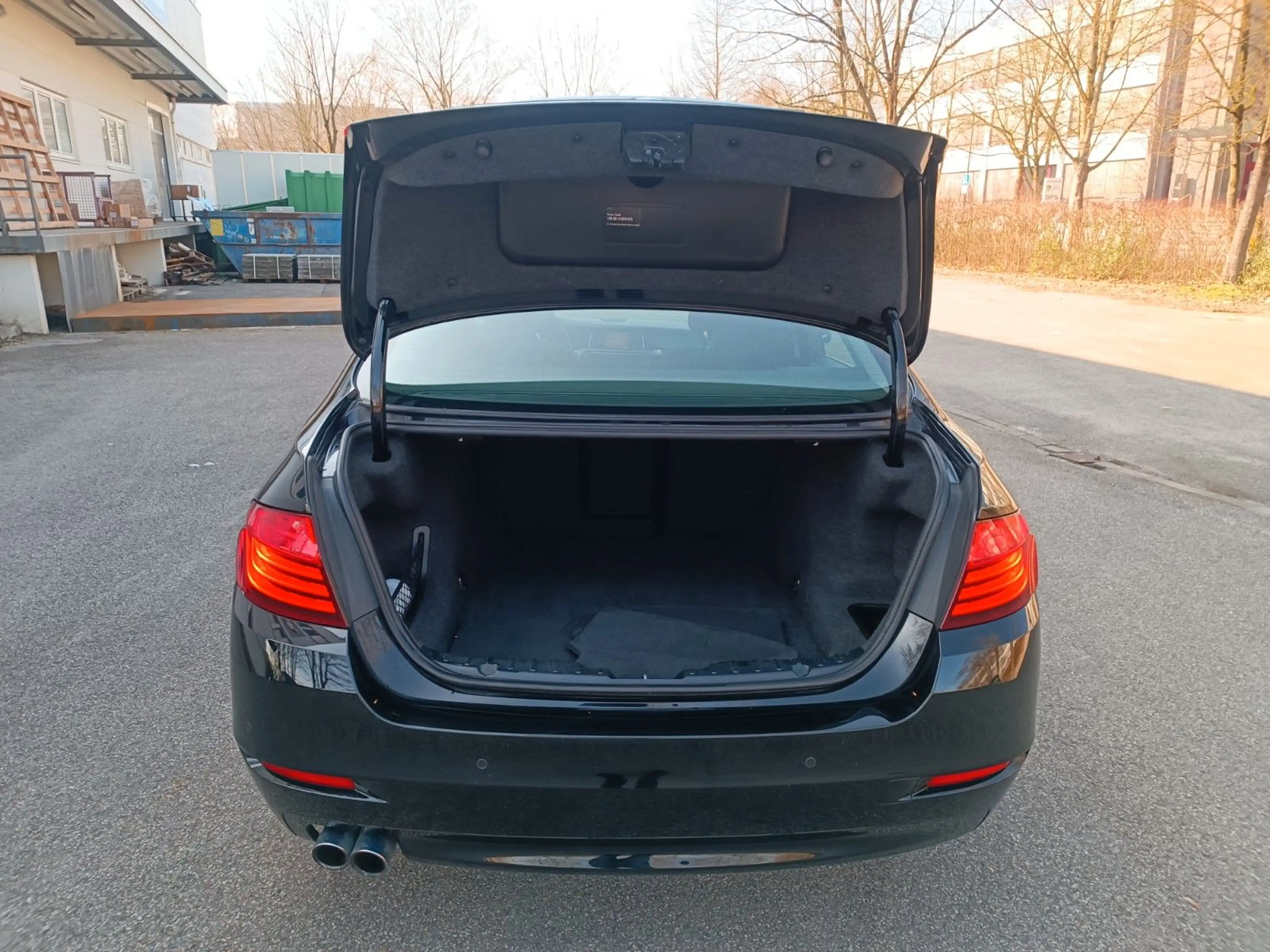BMW 518 d - 1.Hand - Head Up - Standheizung - Top — photo 4