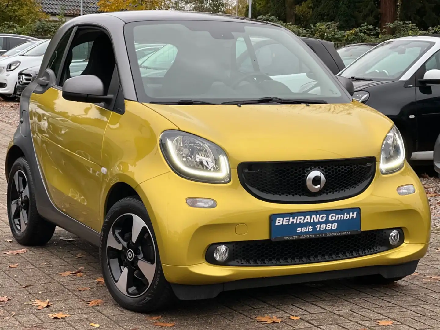 smart forTwo *TURBO*KAMERA*PANORAMA*NAVI*SITZHEIZUNG Gelb - 1