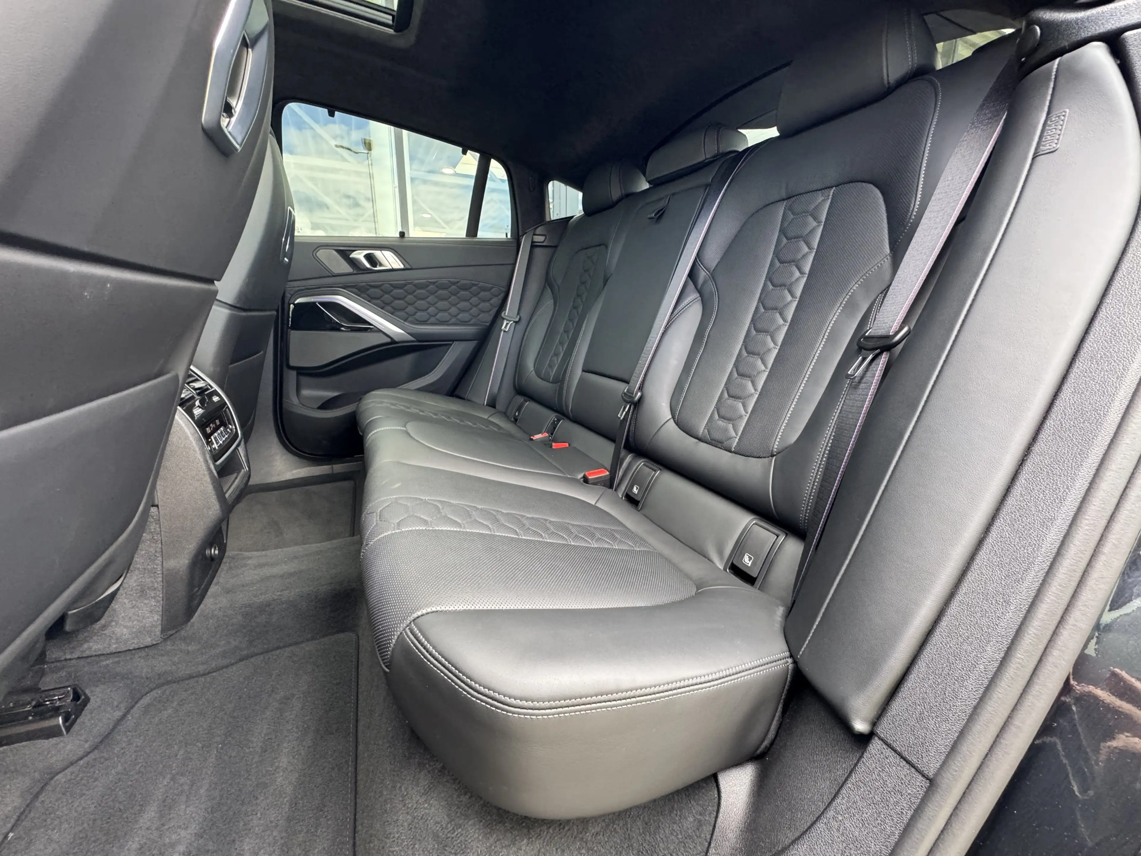 BMW X6 M Competition PANO AHK DA-Pro PA-Pro Massage AD-LED — photo 8
