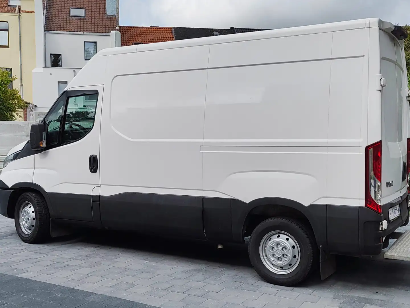 Iveco Daily 35C12V 2.3 Turbo WG Noir - 2