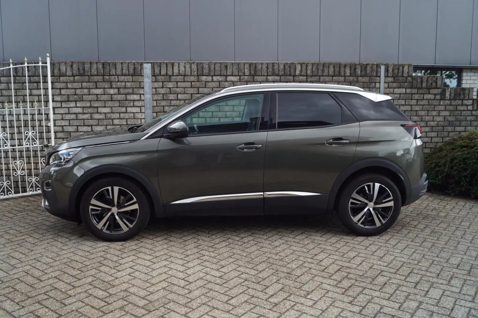 Peugeot 3008 1.6 e-THP Allure Autom Half Leder Sportst Navi Cli Szürke - 2