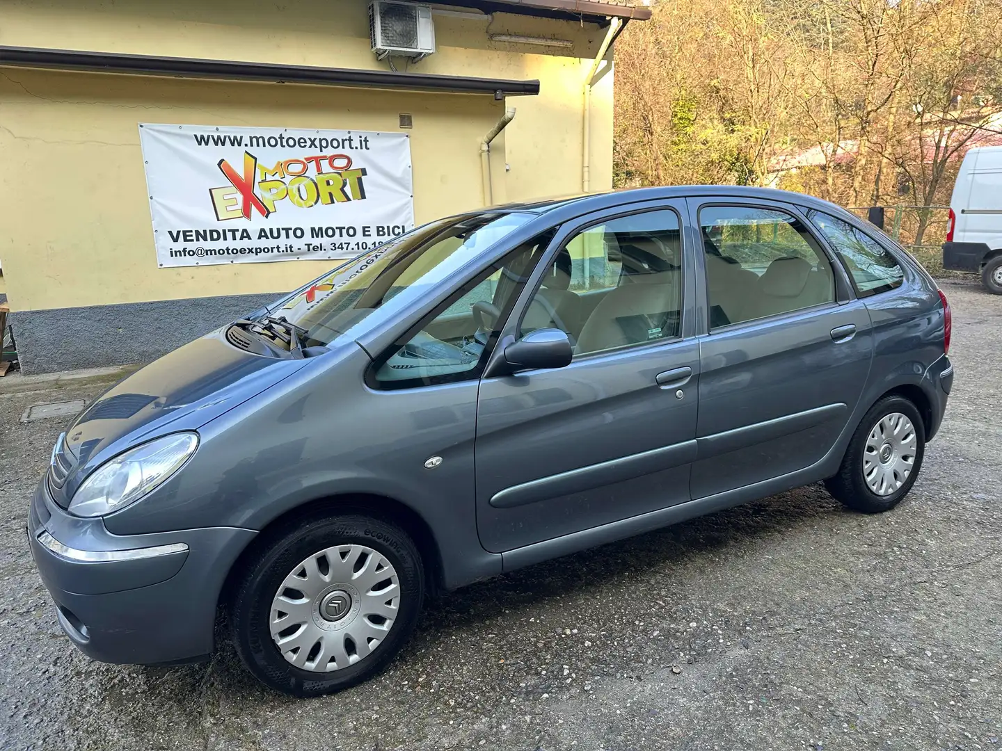 Citroen Xsara Xsara Picasso 1.6 16v Elegance Šedá - 1