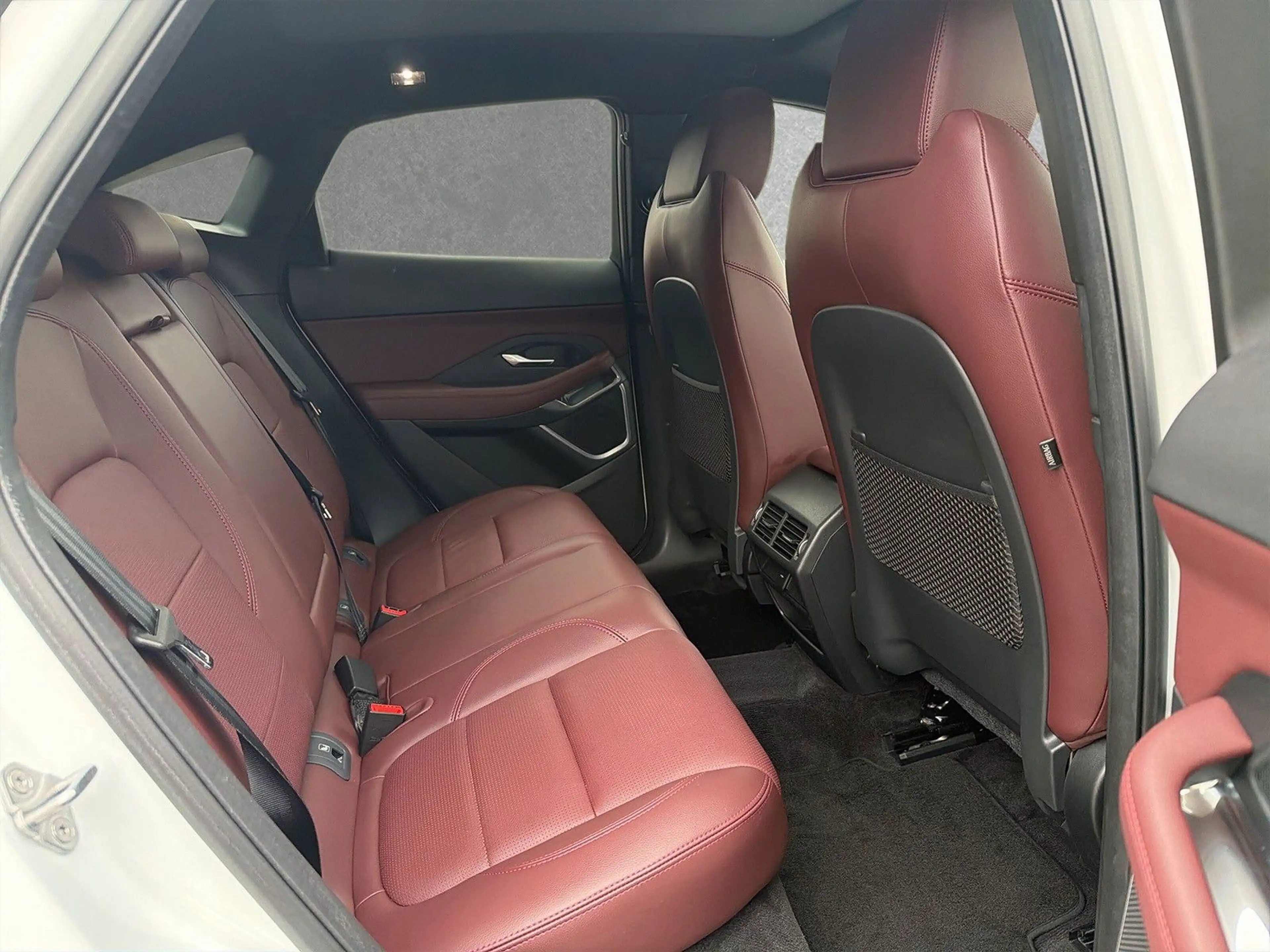 Jaguar E-Pace P300e R-DYNAMIC SE AWD ACC LED — photo 5