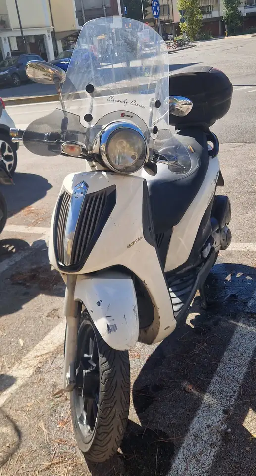 Piaggio Carnaby 300