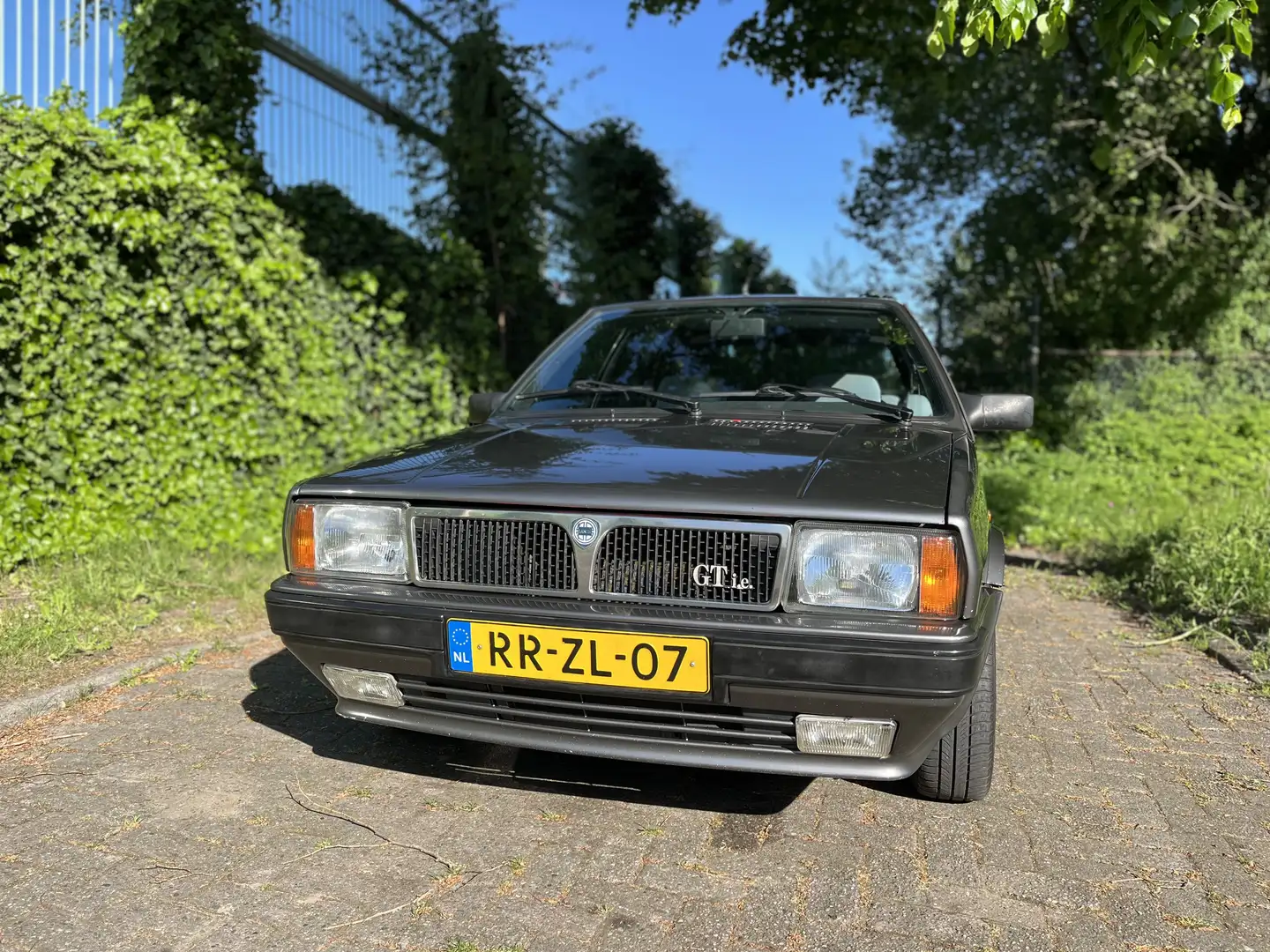 Lancia Delta 1.6 8v GT i.e. Gris - 2