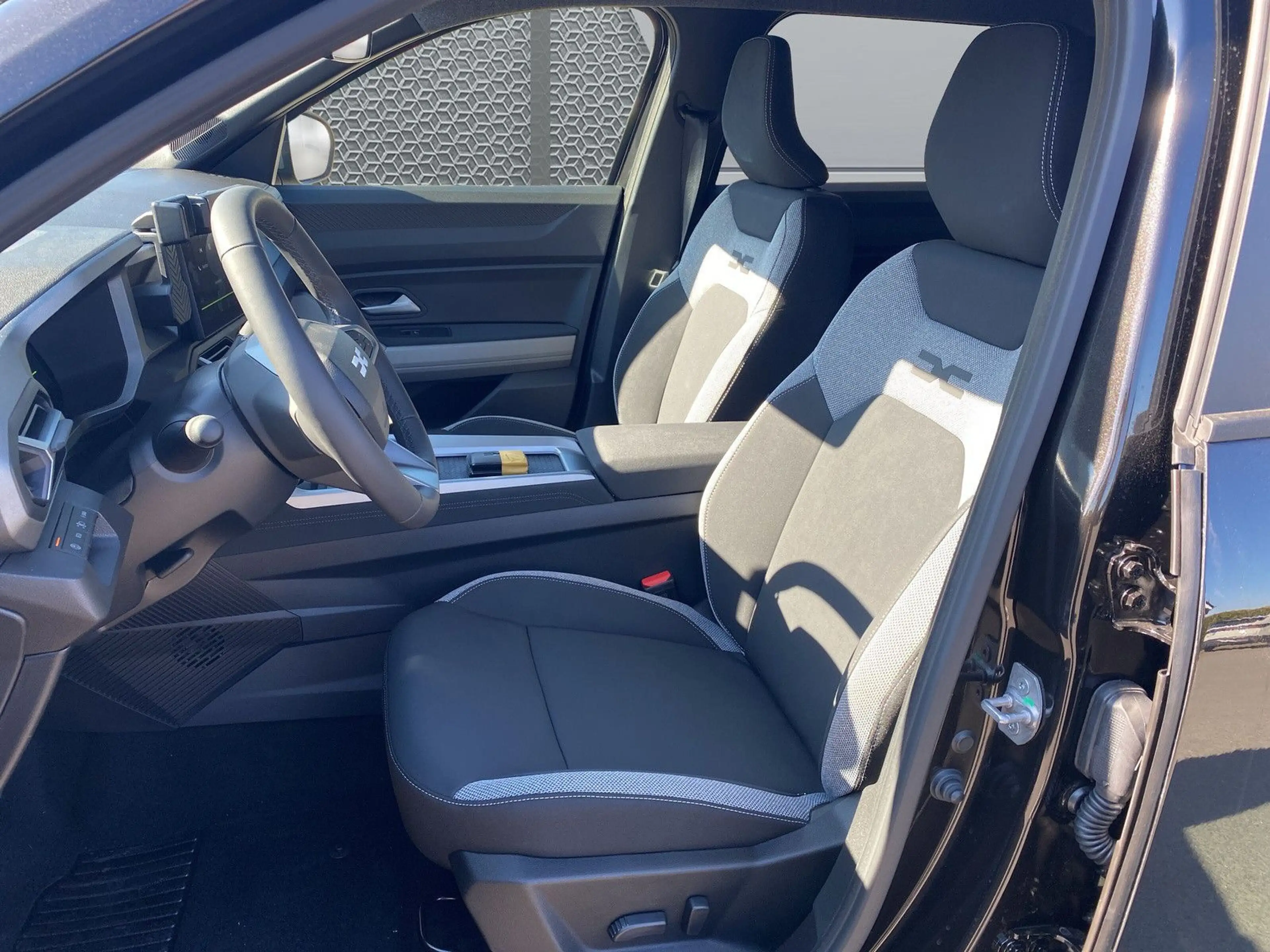 Dacia Bigster Journey Hybrid 155  Navi Kamera LED — photo 7