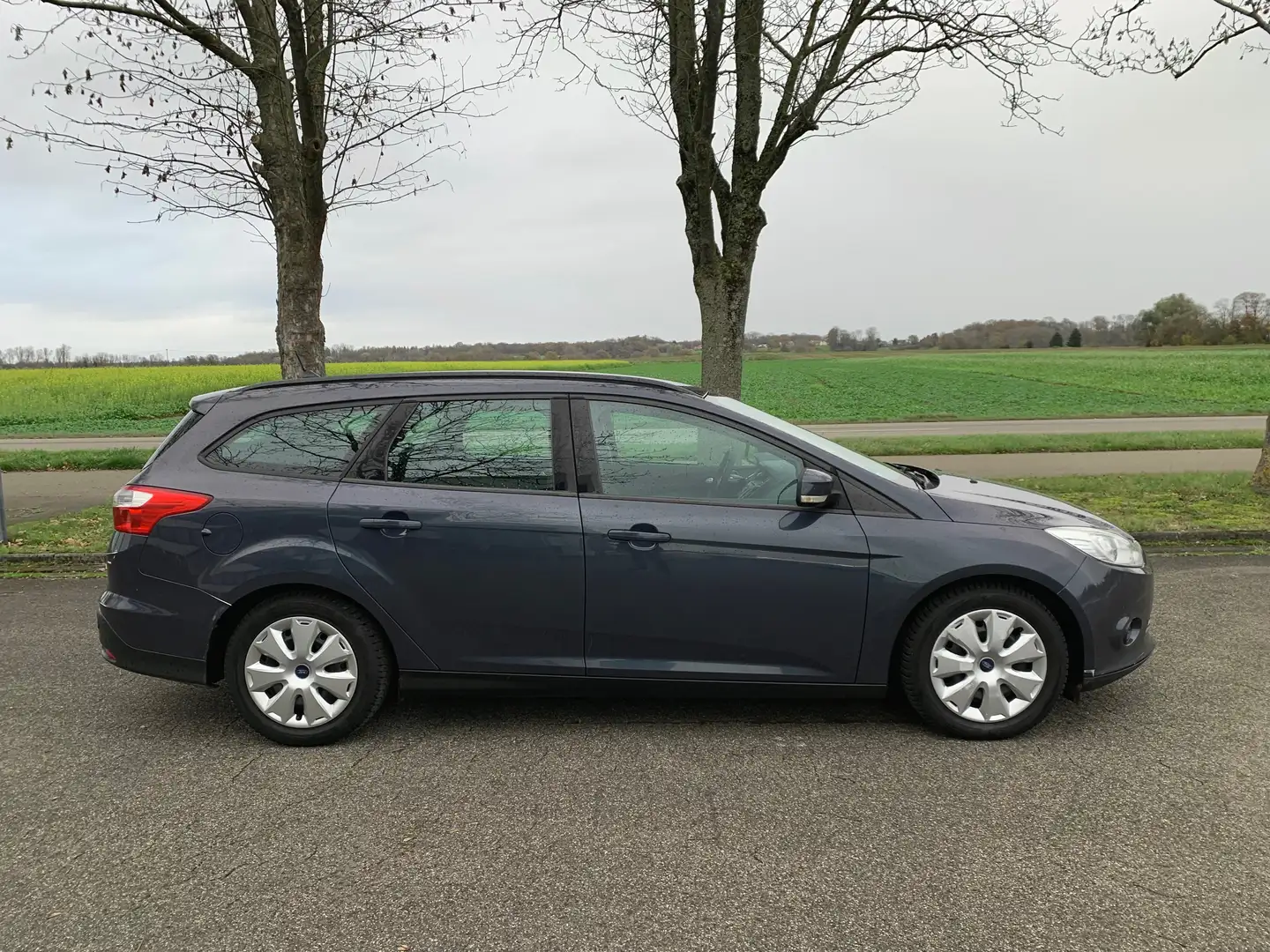 Ford Focus 1.6 Turnier Trend Grijs - 2