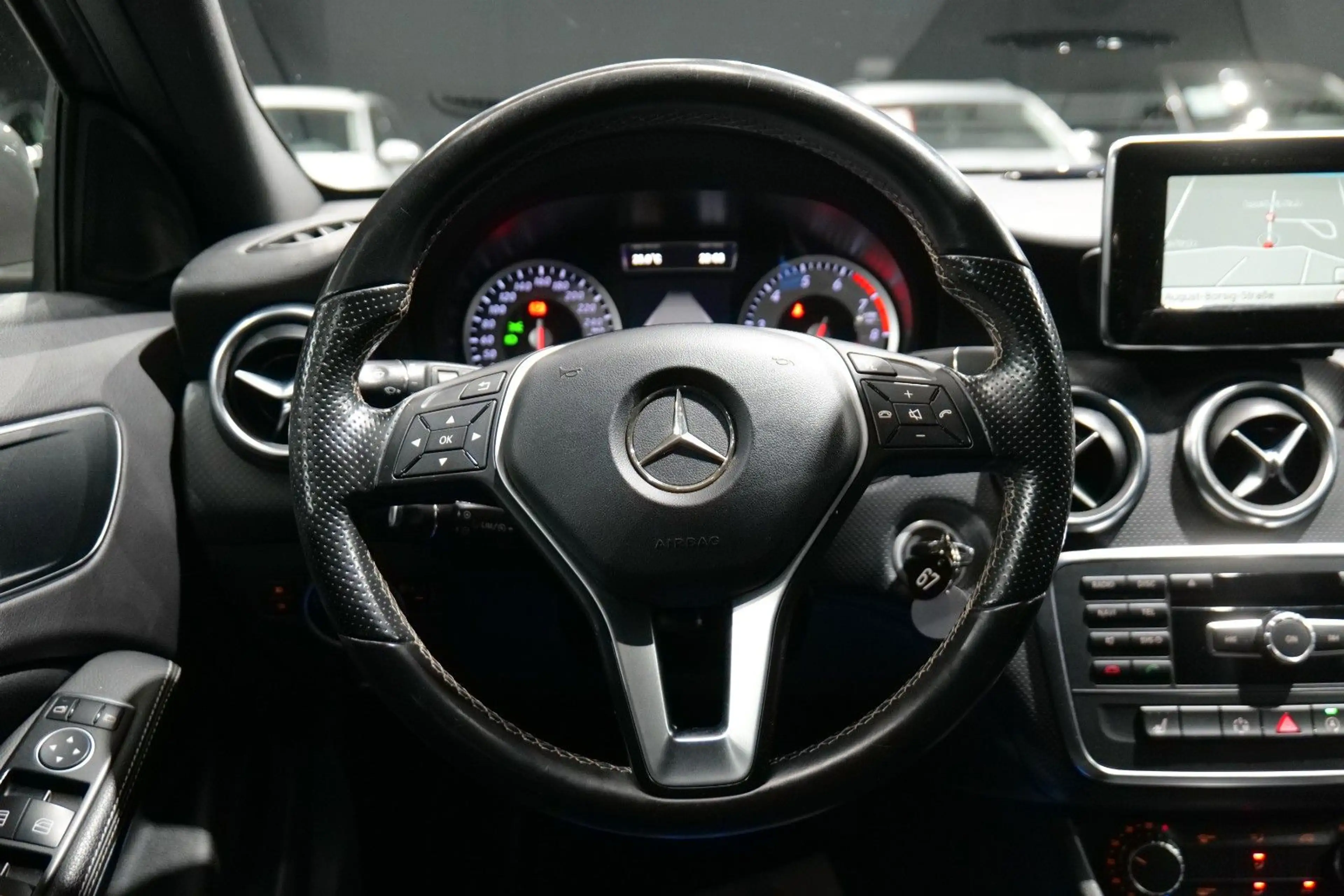 Mercedes-Benz A 180 BlueEfficiency *Tempomat*PDC*Sportsitze* — photo 15