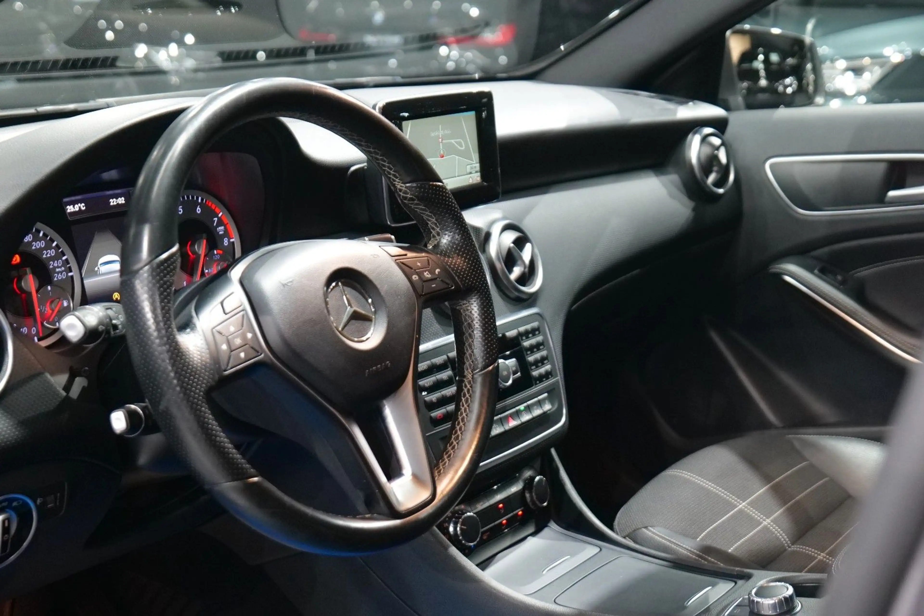 Mercedes-Benz A 180 BlueEfficiency *Tempomat*PDC*Sportsitze* — photo 10