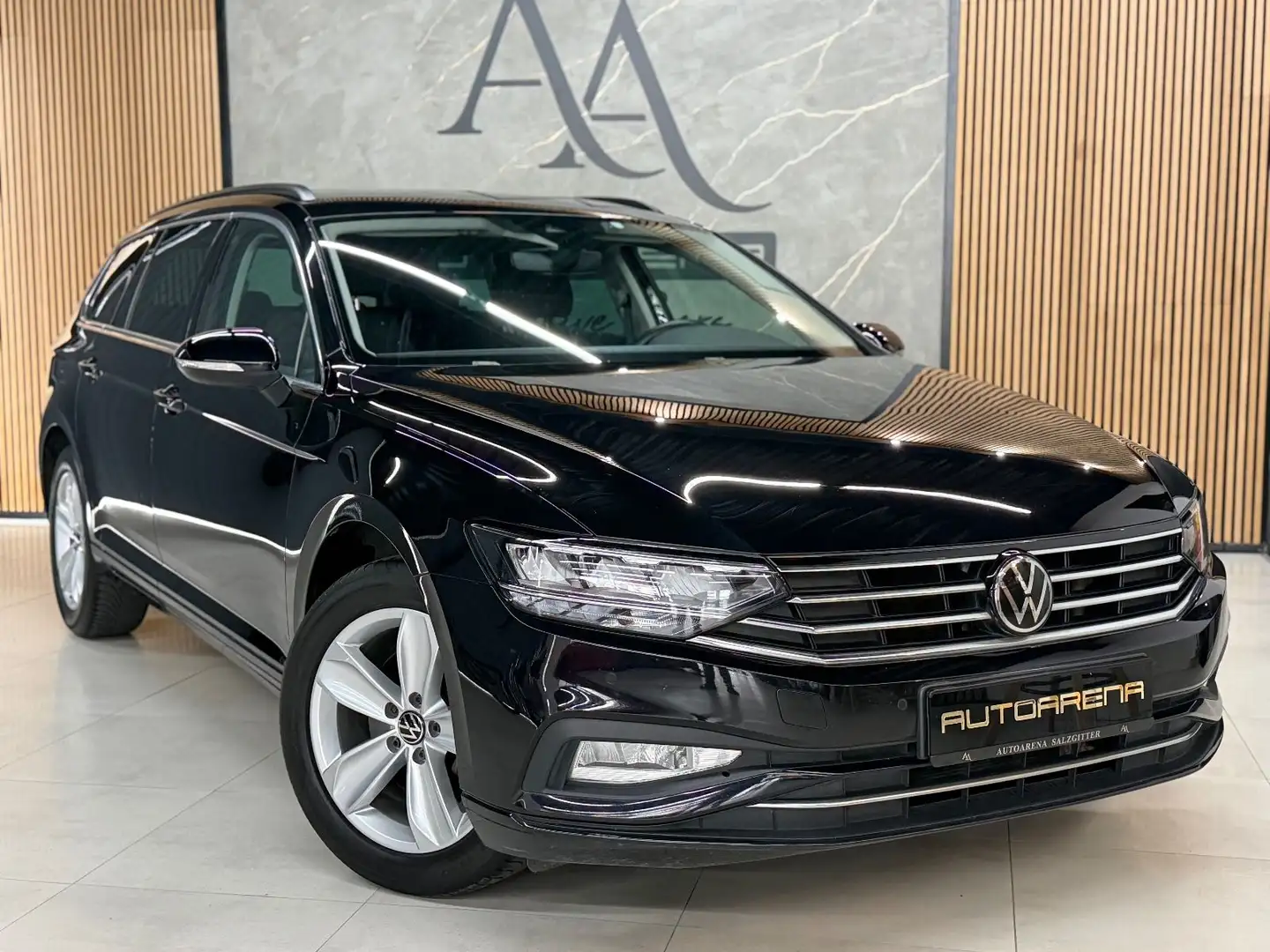 Volkswagen Passat Variant Business 2.0 TDI*NAVI*TEMP*XENON* Zwart - 1