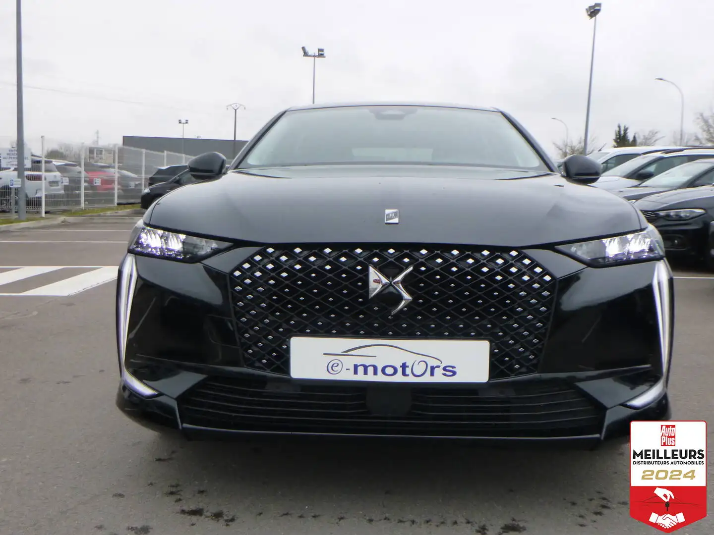 DS Automobiles DS 4 BlueHDi 130 EAT8 Pallas +Pack confort Noir - 2