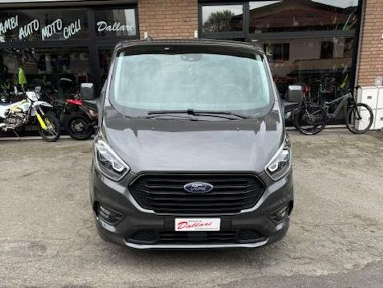 Ford Tourneo Custom custom
