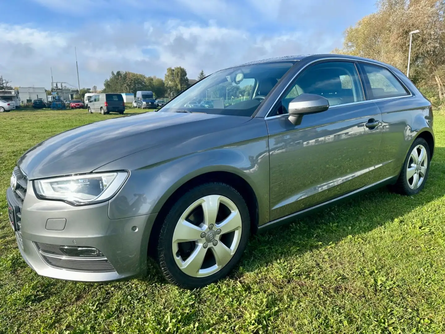 Audi A3 ambiente Automatik Gris - 1