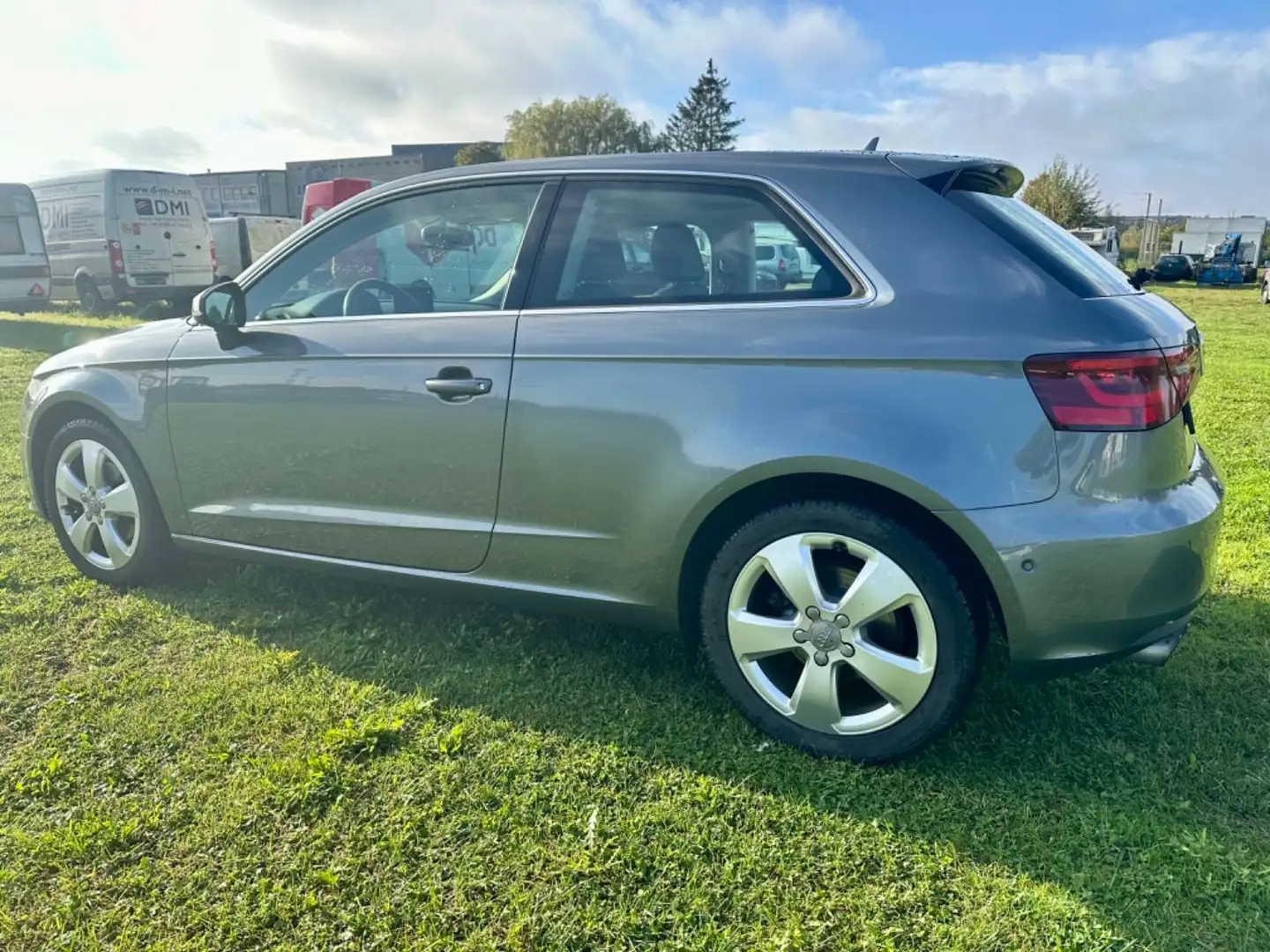 Audi A3 ambiente Automatik Gris - 2