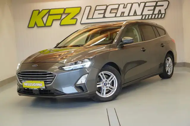 Ford Focus view 8