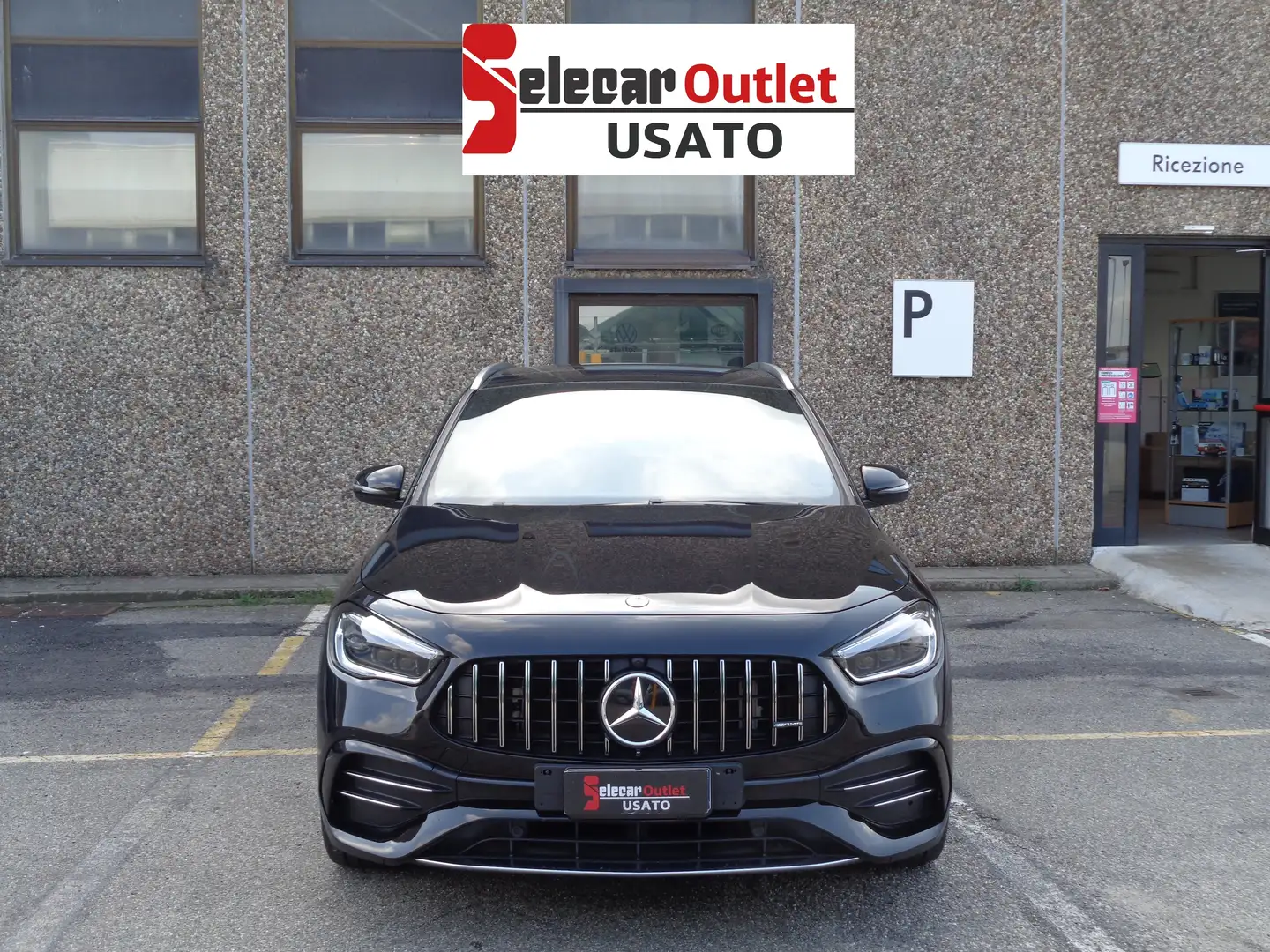 Mercedes-Benz GLA 35 AMG GLA 35 4Matic AMG auto Schwarz - 2