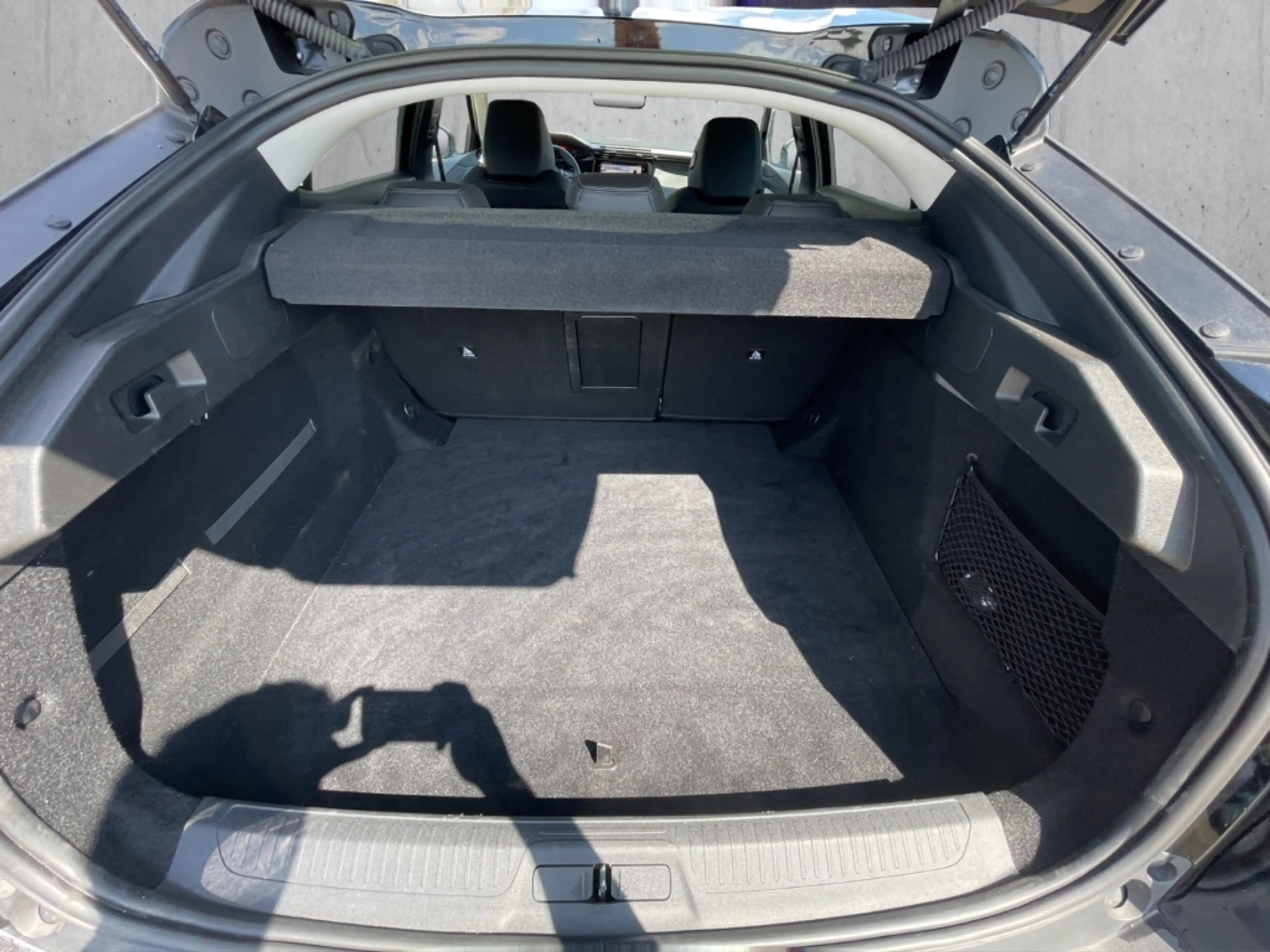 Peugeot 408 Allure PT 130 EAT8 AHK LED ACC Navi 360 Kamera App — photo 7