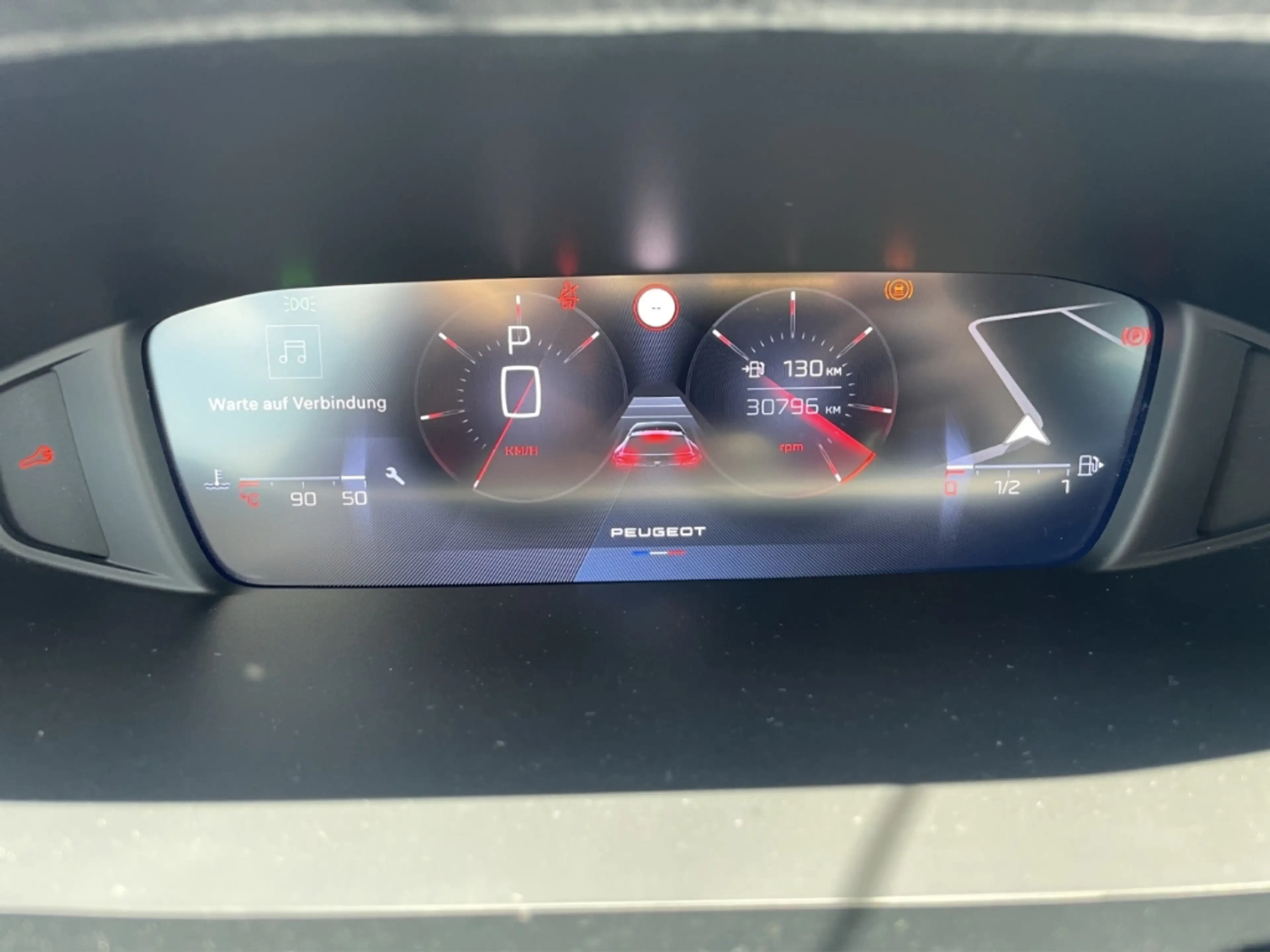 Peugeot 408 Allure PT 130 EAT8 AHK LED ACC Navi 360 Kamera App — photo 15