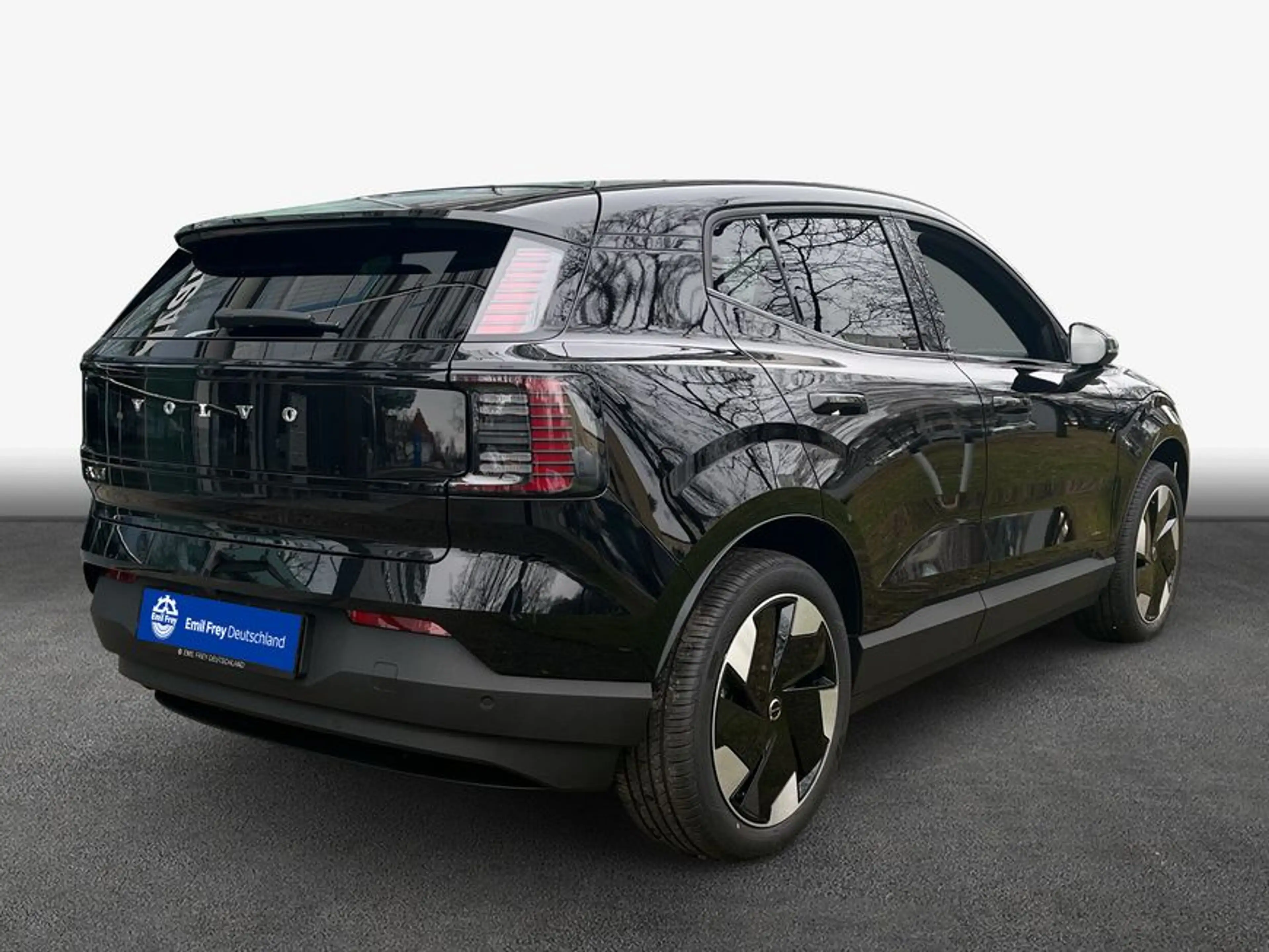 Volvo EX30 Single Motor RWD Plus — photo 2
