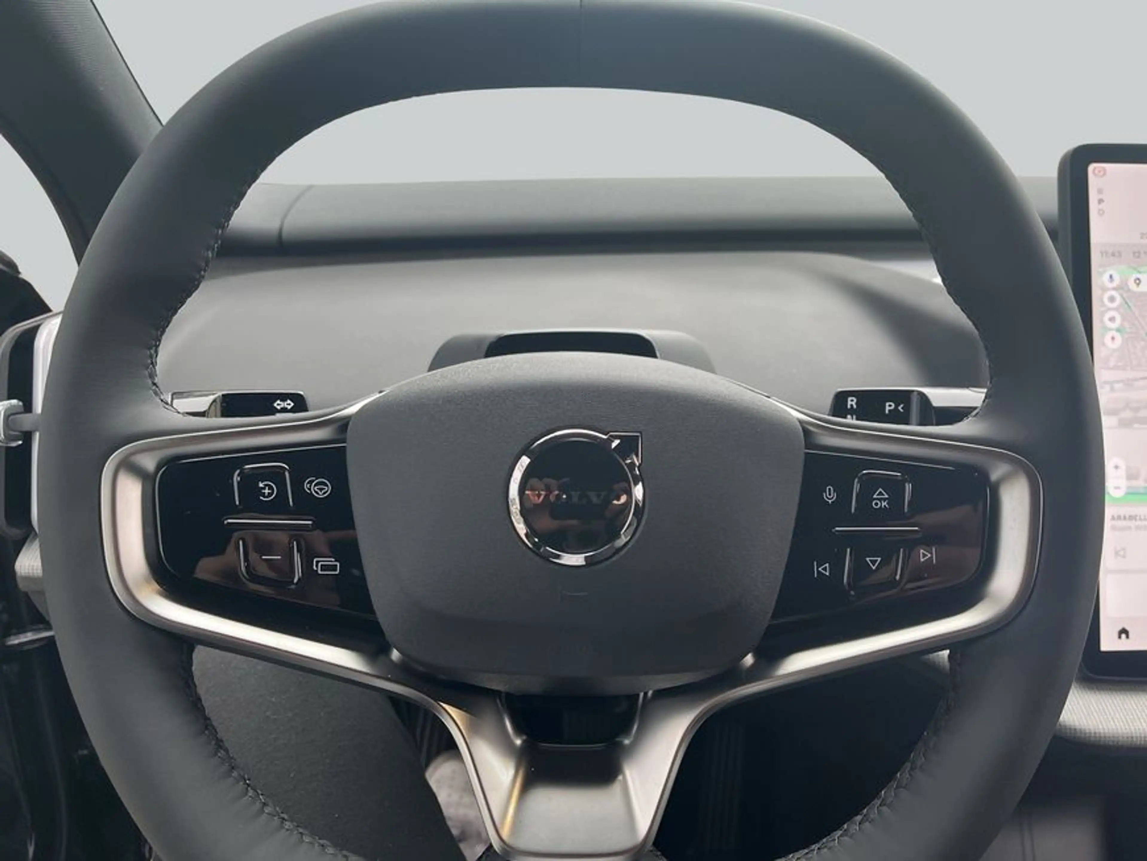 Volvo EX30 Single Motor RWD Plus — photo 14
