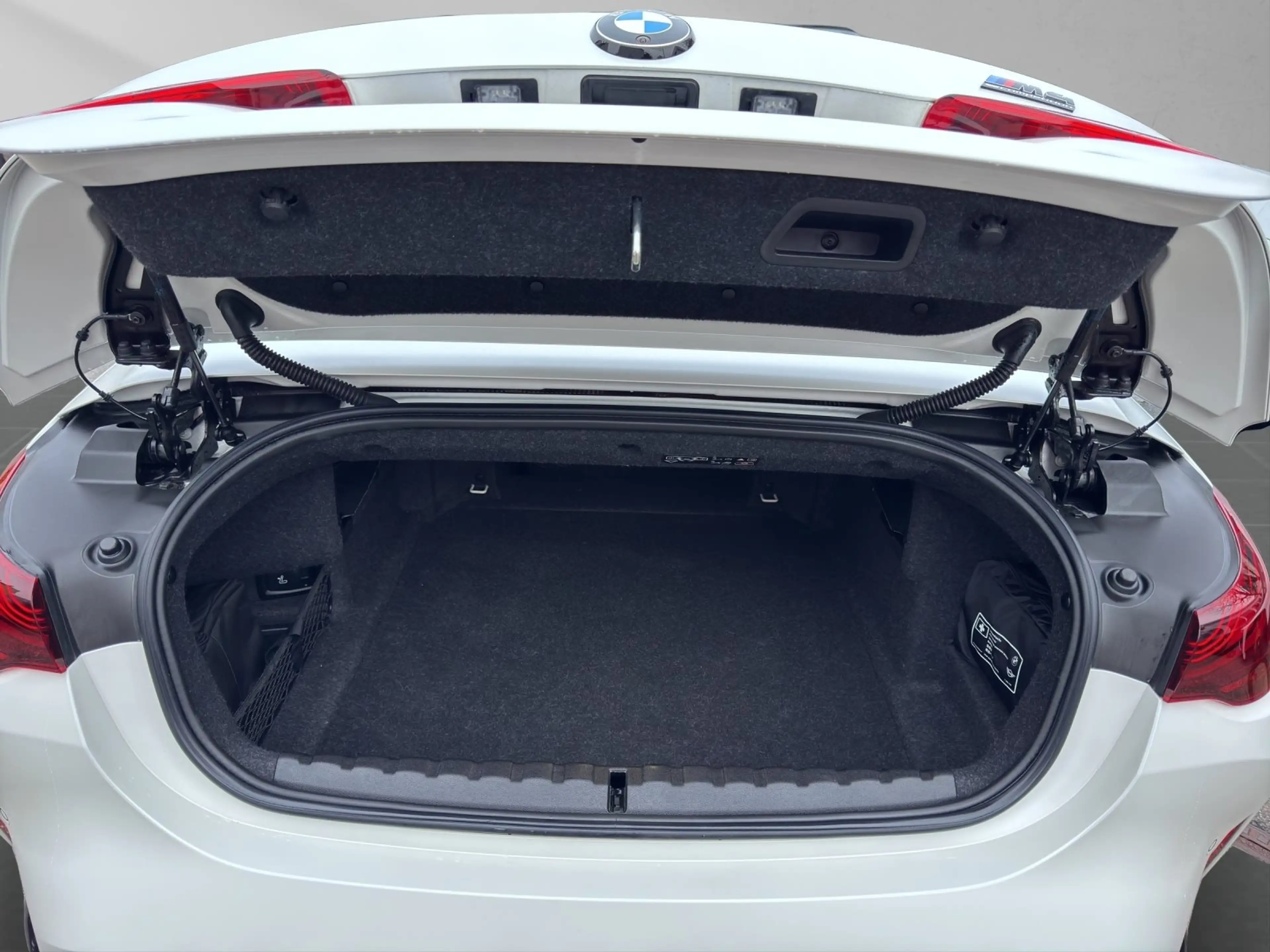 BMW M4 Competition xDrive Cabrio Indiv.Carbon 3,49% — photo 13
