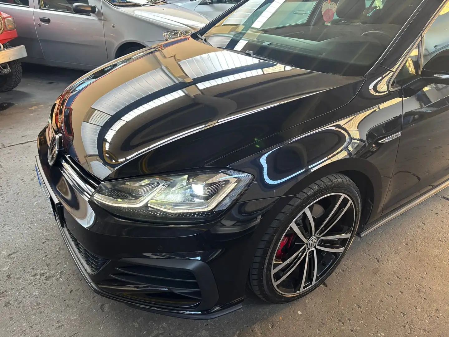 Volkswagen Golf GTD - 1