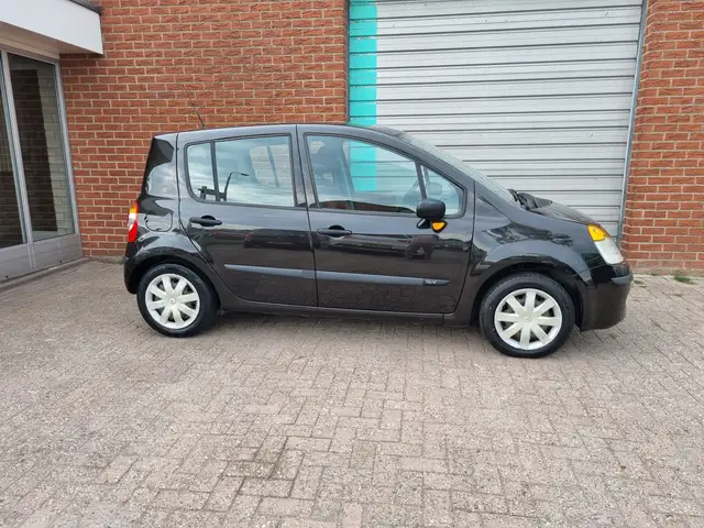 Renault Modus view 10