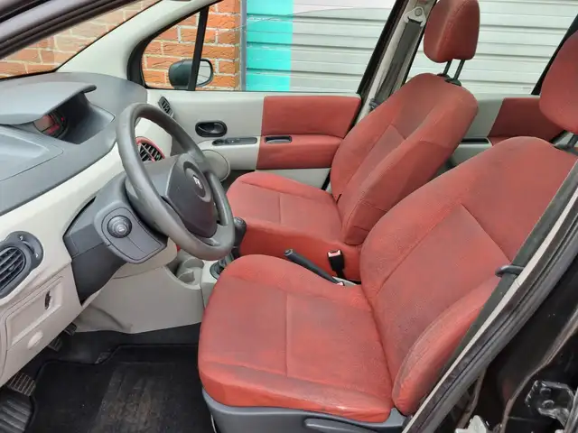 Renault Modus view 5