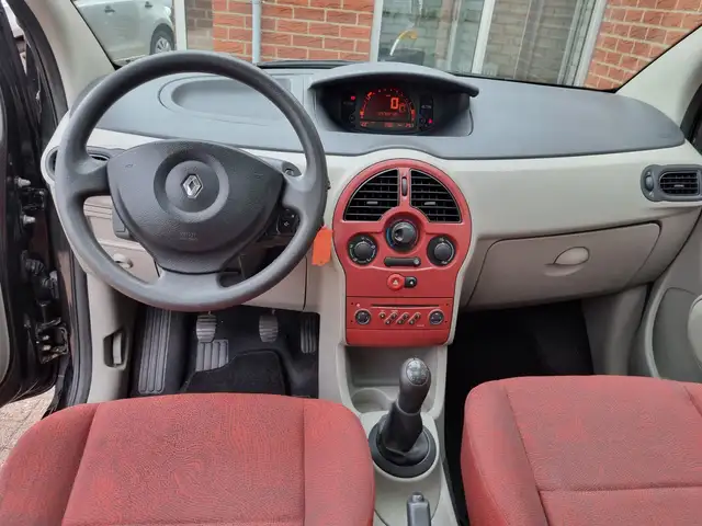 Renault Modus view 6