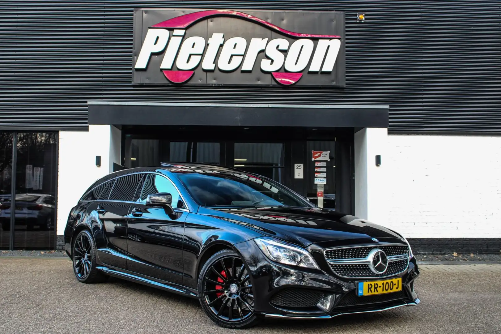 Mercedes-Benz CLS 400 Shooting Brake AMG PANO BTW H&K Negro - 1