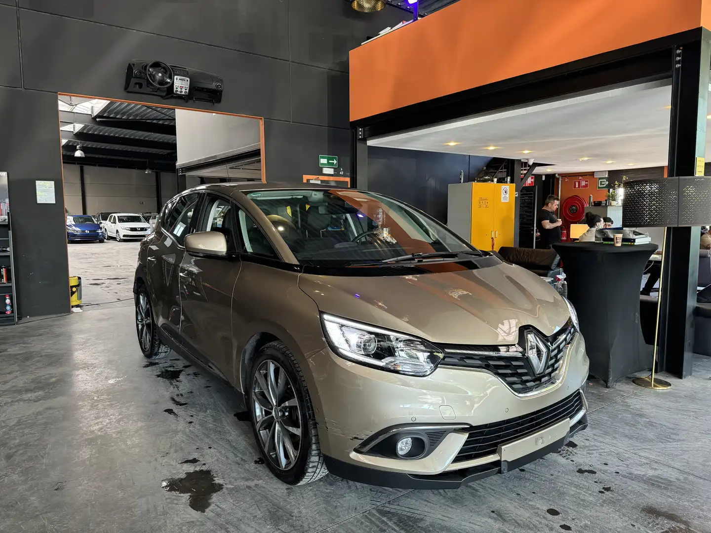 Renault Scenic 1.2 TCe - NAVI - MEDIA/TEL - LIM/REG - A/C - CAM Beige - 1