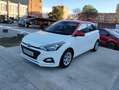 Hyundai i20 1.2 MPI Essence Blanco - thumbnail 1