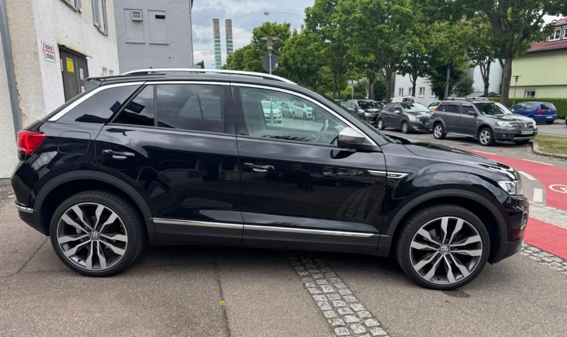 Volkswagen T-Roc 1.5 TSI ADAP CRUISE PANO TREKH. APPLE Zwart - 2