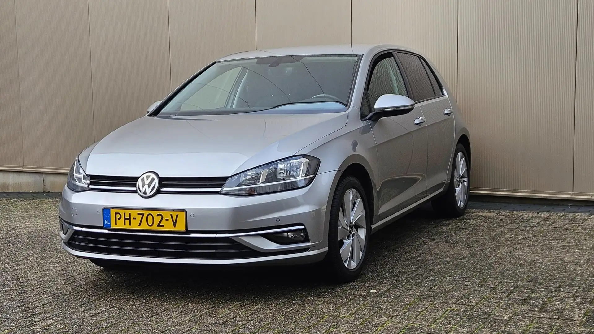 Volkswagen Golf 1.0 TSI Comfortline Gris - 2