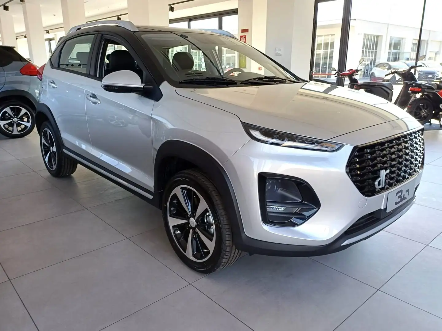 DR Automobiles DR 3.0 1.5 Bi-Fuel GPL 117 CV Automatica TETTO LED Argintiu - 2